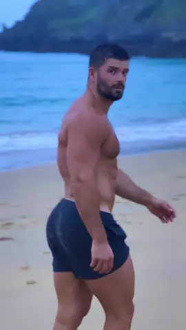 💪🏻😏 #muscle #hunk #handsome #malemodel #ripped #flex #flexing #pretty #rich #fit #fitnation #posing #stud #fitnssmodel #Fitness #hotaf #gymmotivation #Love #beachbody #beachboy 