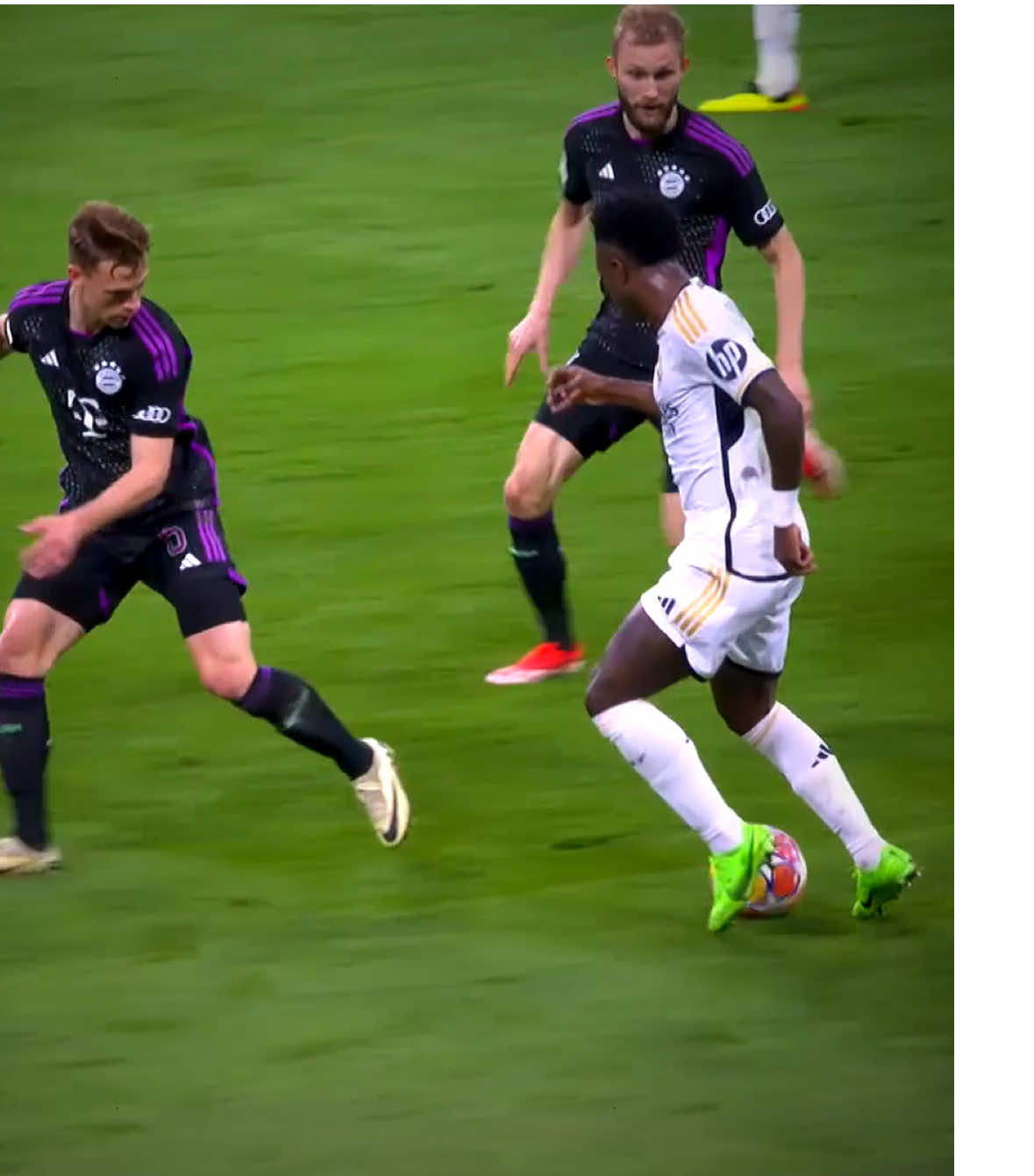 Vini Jr Destroying Bayern..⚡️ #vinijr #vinicius #viniciusjunior #footballtiktok #foryou