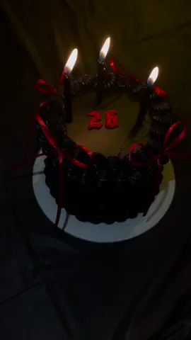 #26 🖤 #cakededorating #cake #vintagecake #birthdaycake #fullertoncalifornia #orangecounty #fyp #heartcake #deserts #blackcake #goth #gothic #foryoupage 