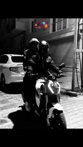 @Samet Açıkgöz #esenyurt #illega #mehterçeşme #sokaklar #benelli150 #motorcycle #suikast #heranheryerde #alayına #birgece #anderytoronto #esenyurttanherkese #kesfet #keşfetteyizzz #tetik 