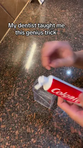 This is a good idea💡baking soda helps reduce the risk of cavities and much more…#viralhacks #momhacks #tipsandtricks #diyhacks #homehacks #fyp #easytips #teeth #teethcare #teenmom 