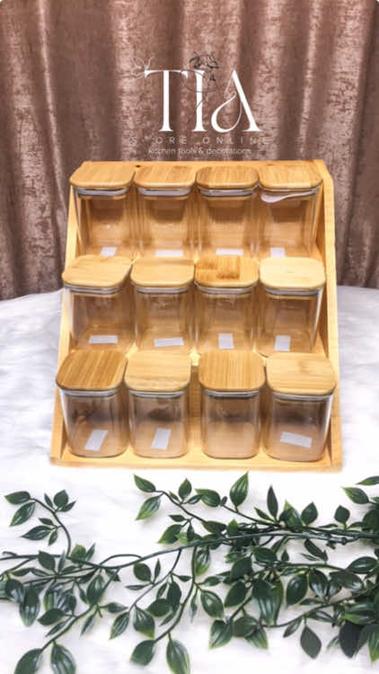 طقم التوابل اللي كسر الدنيا ..🔥🔥 برطمانات زجاج بغطاء خشب بامبو + سلم خشب زان ١٢برطمان حجم ٢٠٠ملي #بهارات #توابل #زجاج #خشب #زان #برطمانات #مطبخ #تنسيق #ترتيب #kitchen  #woods #fyp #viral_video #tik_tok #eygpt#new #trendy 