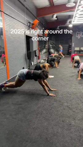 Dont wait for 2025… start now! #morrfit #morrfithouston #bootcamp #workoutclass #houston #24hourgym #freewights #GymTok