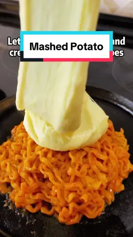 Holiday potato recipe series 🥔: The cheesiest and most strechy mashed potatoes w/ buldak noodles 🧀🔥 #potato #buldak #thanksgivingrecipes #comfortfood #EasyRecipe #foodasmr #homecooking 