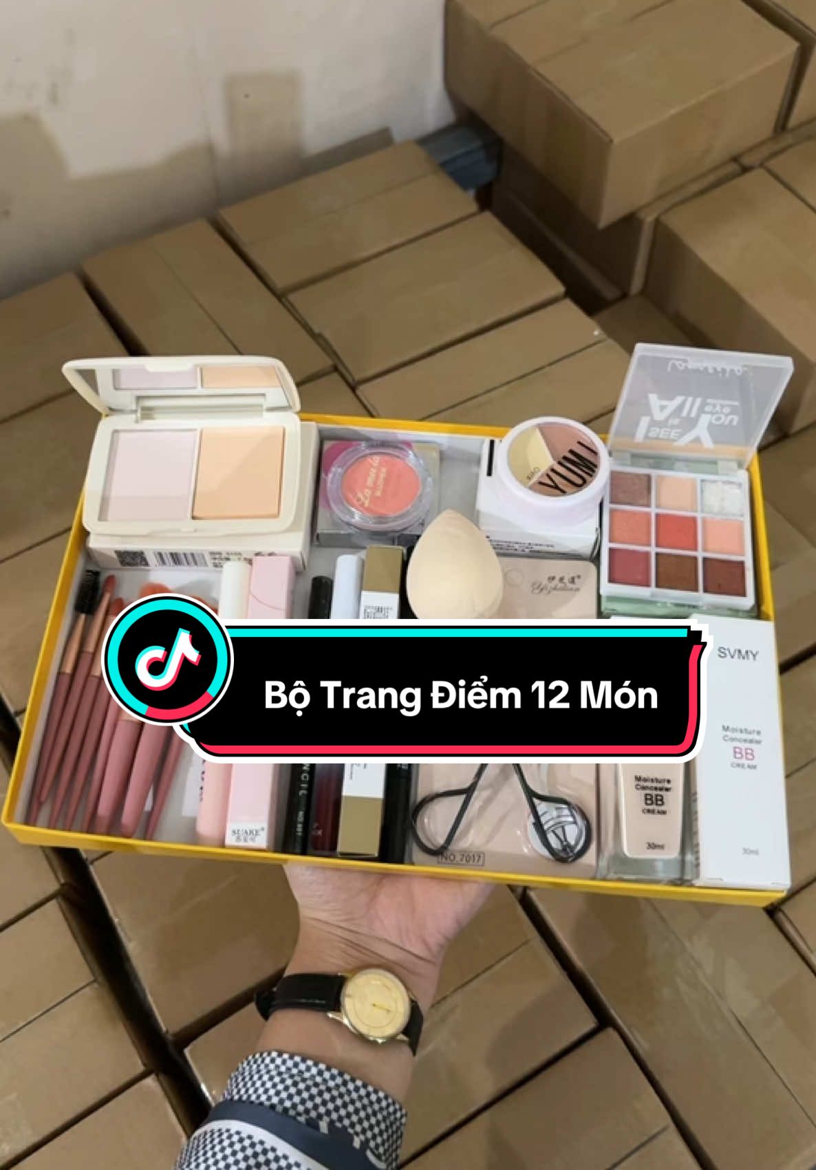 Bộ Trang Điểm 12 Món#tiktokvideo #xuhuongtiktok #sonmoi #mypham #trangdiemcanhan #xuhuong #videotiktok #botrangdiem #makuep 