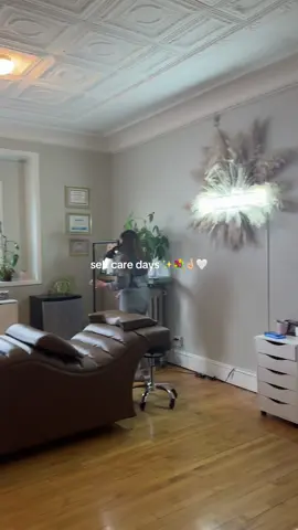 Self care days the best days 💐✨🤍🤞🏼