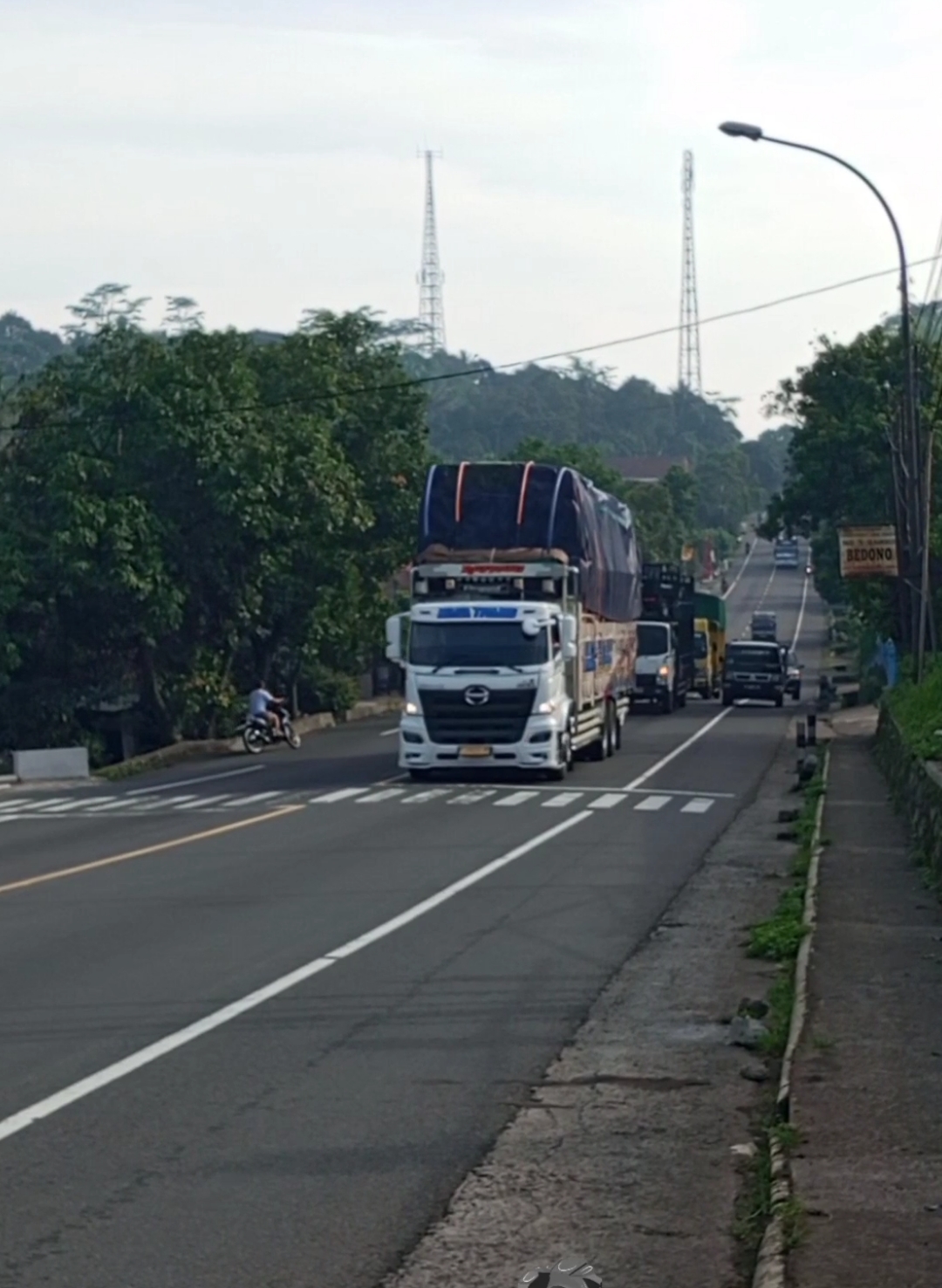 NASA TRANS KUDUS  📍 Kecamatan Jambu Kabupaten Semarang Jawa Tengah  #cctvjambusisihkidul #nasatrans #truckmania #trucklover #sodrekersindonesia #stfcalasrobanofficial #cctvtruckindonesia #fyp #fypage #fyppppppppppppppppppppppp 