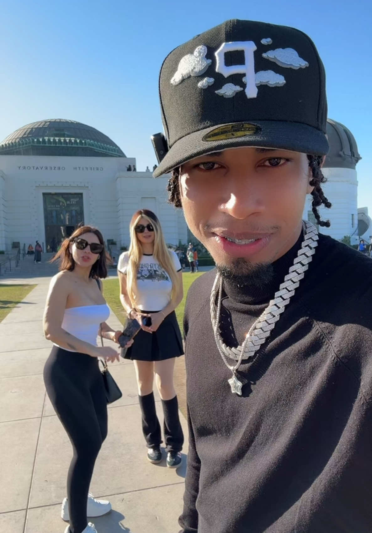 Like y les enseño a bailar dembow a mis colegas 🤣 @LuzGamingxd @MachikaYT 