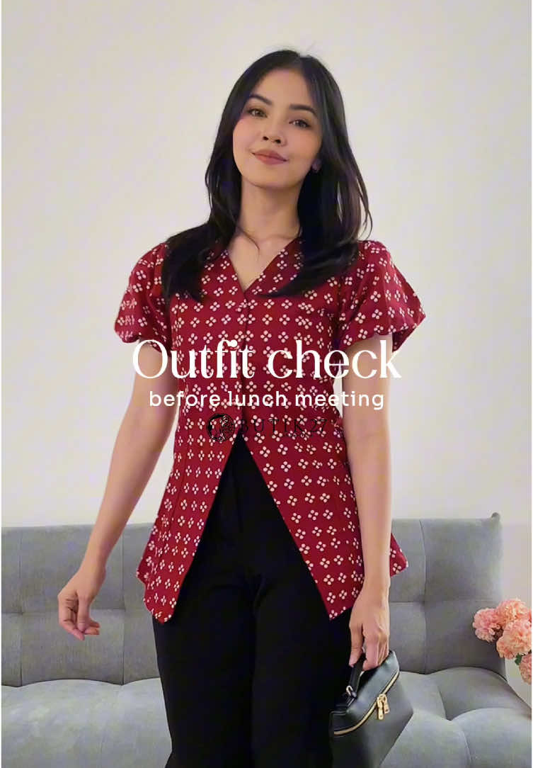 Look simple yang tetap punya kesan elegan✨ #blouse #christmas #outfitideas #blousebatik #bajukerja #batik 