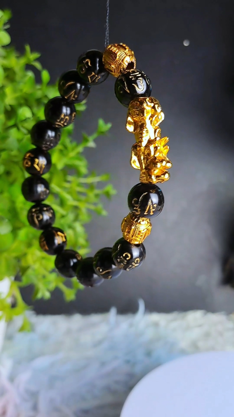 lucky money charm bracelet pi yao pixiu feng shui chinese lucky dragon charm bead attract wealth money #pampaswerte #luckycharm #piyao #piyaobracelet #fengshui 