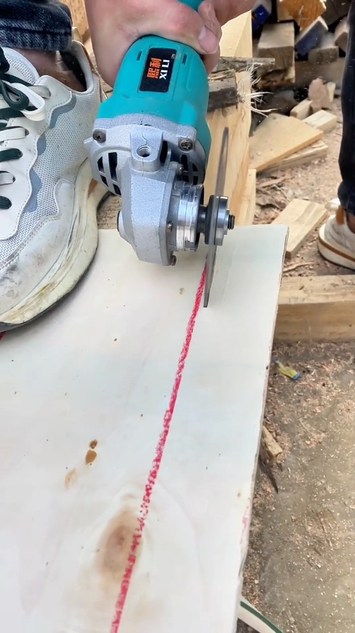 ใช้ไกด์นำตัดแบบนี้ตัดแผ่นไม้มั่นคงและตัดได้ตรงใช้กับเครื่องเจียรขนาด 4 นิ้ว #ไกด์นำตัด #เครื่องเจียร #ตัดแผ่นไม้ 