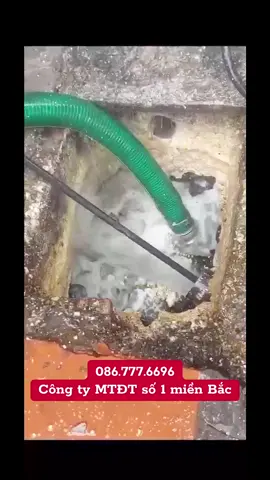 Chỉ có mấy áp xuất cao mới làm được điều này. Ai hút hầm cầu, hút bể phốt, thông đường ống dẫn nước không#thongtacboncau #hutbephot #xuhuong 