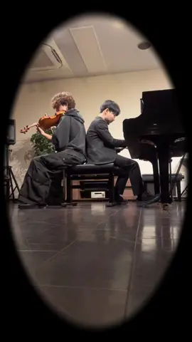 [once upon a December]深夜に隣人が騒がしいから覗いてみたら #violin #piano #music #onceuponadecember  #アナスタシア #きゃた #kyata #バイオリン #ピアノ #音楽好きな人と繋がりたい  #chill