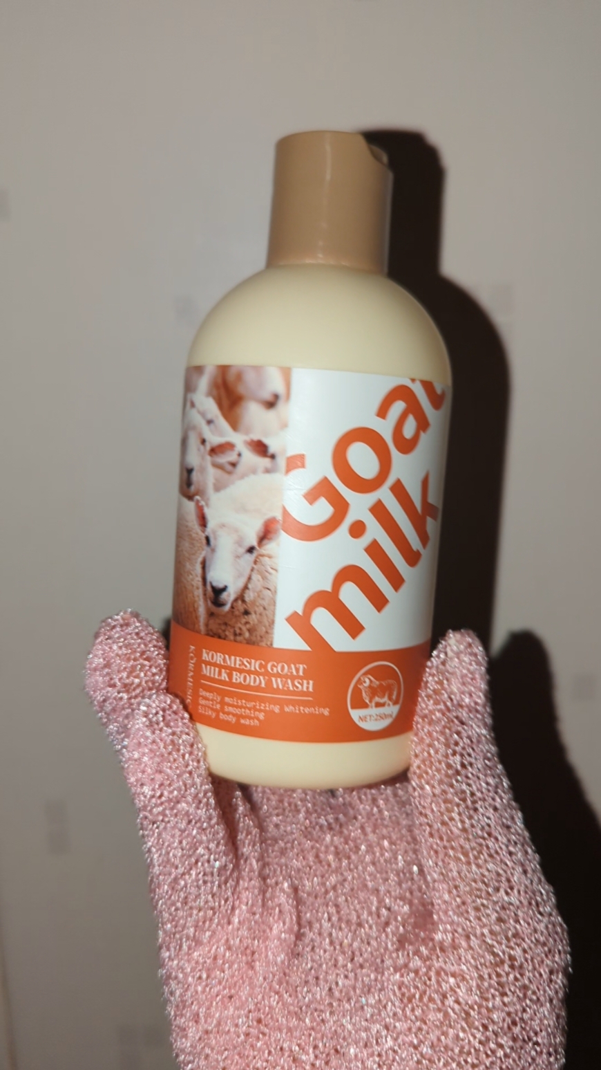 Skin soft like a baby, smooth like butter, thanks to our Goat Milk Body Wash. Ghc40 only🫧🚿 Exfoliating Gloves: Ghc20 (2pcs) ☎️055 839 6007 www.lilyslux.com  #GoatMilkBodyWash #ShowerEssentials #bathandbodyessentials  #GoatMilkGlow #BodyCare #ExfoliatingGloves #TiktokGhana #SoftSkin 