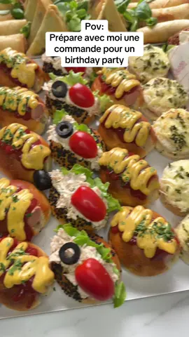 Préparation de commande du jour avec votre #chef Myna😉 pour toute demande d’information , merci de nous contacter sur Instagram les délices de myna #traiteur #mignardisessalées #buffet #apero #brunch #evenement #anniversaire #commande #preparation #astuce #idee #recette #burger #pov 