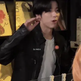 Sweets!! #sunghoon #jake #sungjake #jakehoon #🐧🐕 #sungjakehoon #ikeuhoon #jakehoonedits #parksim #jakehoonstan♡ #jakehoonedit #🇰🇭 #កម្ពុជា #cambodia #cambodia🇰🇭 #viral #zyxcba #enhypendaydream #enhypen #engene 