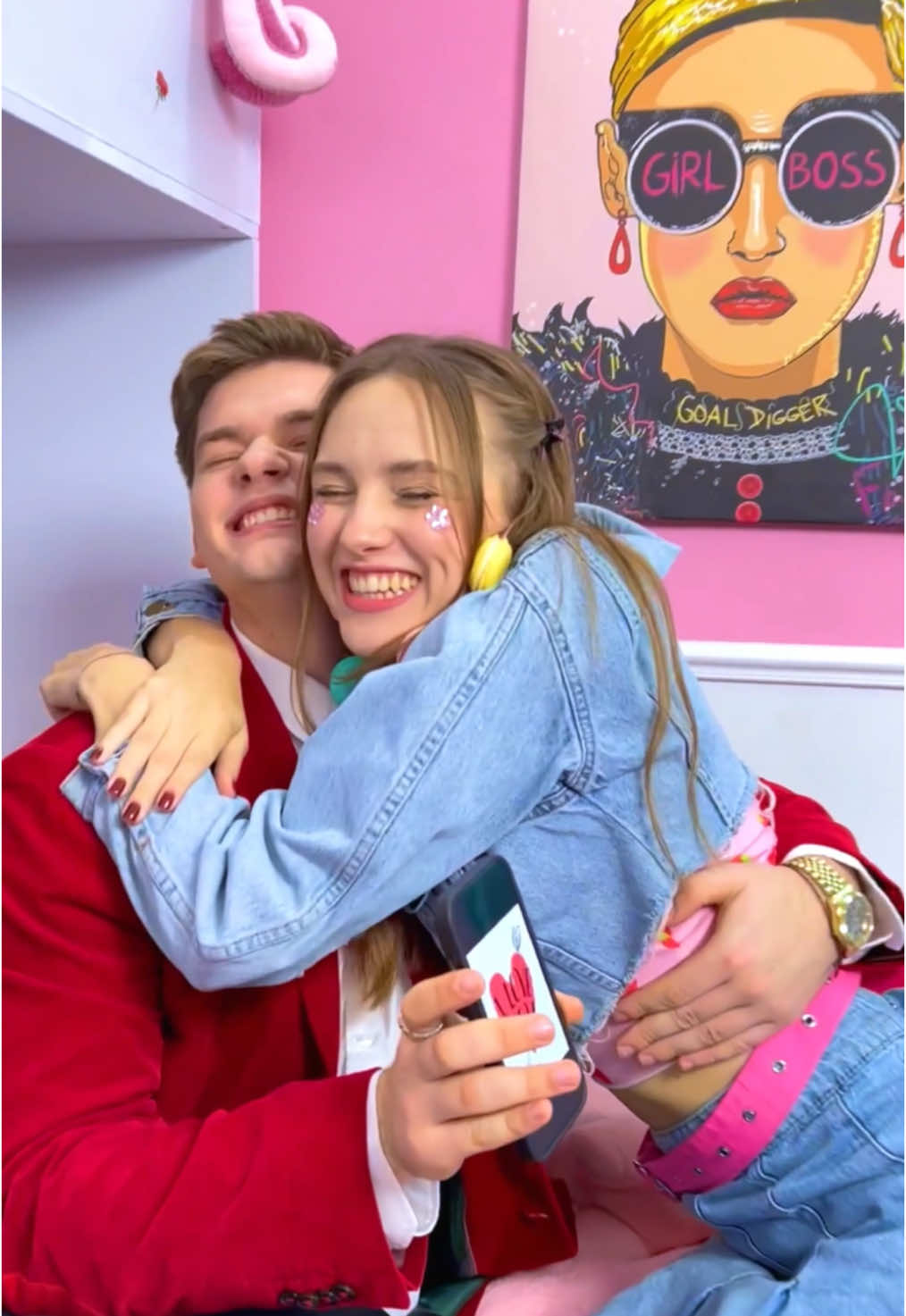 Do you like giving gifts ? 🤩🎁❤️#timtin #crazycasa #fyp #Love #usa #school #americanschool 