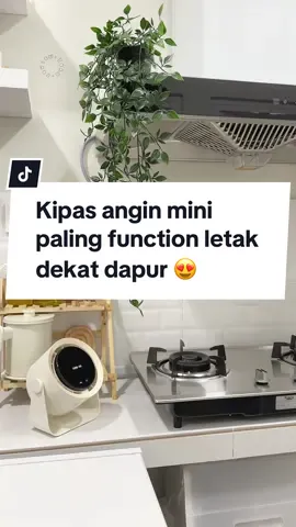 Kipas yang function teruk dekat dapur atau mana² jelah korang nak letak, walau dapur teha ada kipas syiling tapi time masak tak boleh buka nanti dia buat api dapur menari nari gitu😆 haa nasib lah teha nampak kawan² review kipas ni then warna plak cantik kena jiwa terus lah grab. Korang nak grab juga check bag kuning ok.. berbaloi ya.. @GOOJODOQ MY OFFICIAL #kipasgoojodoq #kipasanginportable #kipasmini #tiktokshop 