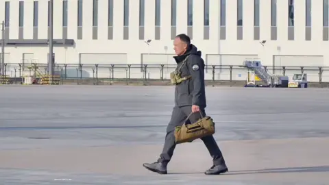 The Russian personnel and equipment participating in the 2024 Zhuhai Air Show have all returned to Russia, and it is estimated that they have all arrived in Russia now.#Russia #China #SU57 #fyp 