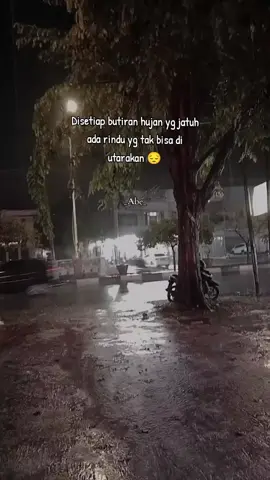 Hujan pembawa rindu #quotes #sad #galaubrutal #vibes #hujan #foryou #fyp 