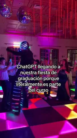 Lo dio todo 🕺🕺#chatgpt #gala #fiestadegraduacion #4tomedio #promo24 #fyp #chile 