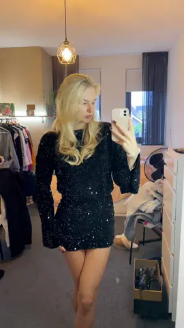 🪩🎆🥂 #shopping #newyear #clothes #outfitinspo #dresses #outfitideas #outfit #glitter #christmasoutfit #fashiontiger #foryoupage #foryou 