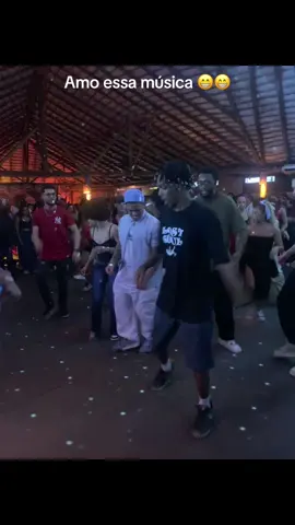 Sdds de um baile @Essence 808  . . . #charmeiro #dancacharme #passinhocharme #bailecharme #baileblack #essence808 #blackcharmeice #pradancarcharme #ascensaocharme 