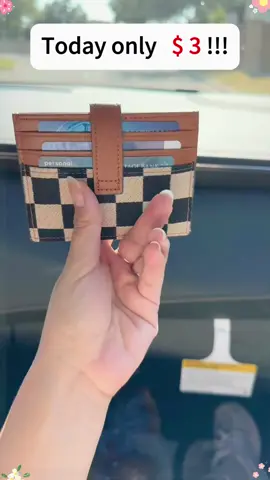 CHECKERED WALLET ?????#womenswallet #wallet اصممامطل CAIT OD | MOM LIFESTYLE Ive been so into this pattern again lately cute i love it#wallet #cutewallet #checkered #plaid #tiktokshopfinds #TikTokShop #loveit 