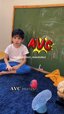 #AVC meus amore! 🧠👦🏻 #doutordavi #drdavizinho #davigiordani #davimgiordani #coracao #cardiologia #dna #medicina #biologia #altashabilidades #fy #foryou #ahsd #viral #criancamedica #minicardiologista #cardiologistamirim