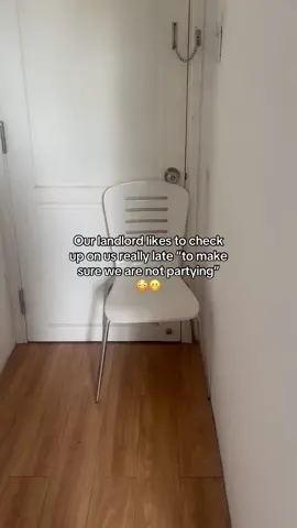 The police said thia door jam saved my life 😬link in the bio!!  #doorjamalarm #safetytips #safetyessentials #fyp 