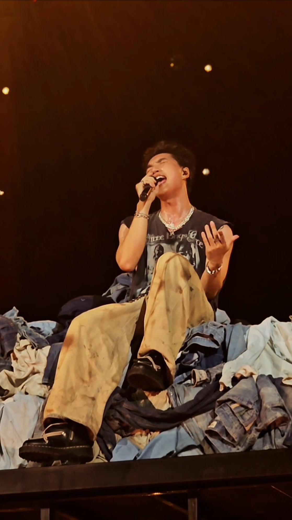 mọi người thế này 😭 vì vui vì sướng đấy #hieuthuhai #khongthesay