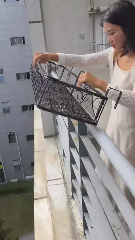 giá để châụ cây cảnh treo ban công #giadechauhoagaibancong #giadechauhoa #xuhuong #xh #xuhuongtiktok 