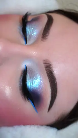 Frosty Blue ☃️❄️  Makeup details (includes gifted-ad products & affiliate codes*): - @Anastasia Beverly Hills ‘Mini Sugar’ Palette, Glow Seeker Highlighter in ‘Ethereal’ & Lip Velvet in ‘BlackBerry’* - @LHcosmetics Sparkl in ‘Blink’ & Infinity Ink liner & The Lash Rockstar lashes in ‘Rockstar’* - @Glisten Cosmetics LTD Wet Liners in ‘Periwinkle’ & Spectra Lash Mascara in ‘White’ (Discount code: JESSICAROSE20 to save 20%)* - @Iconic London Sheer Blush in ‘Fearless Flush’* #wintermakeup #icymakeup #christmasmakeup #makeupinspo #makeuptok 