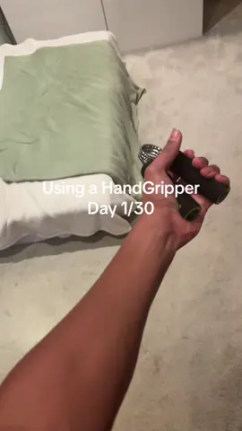 Day 1  I just started #handgrip #veins #muscles #grip #viral #fyp #foryoupage #blowthisup #plsdontflop #explore #progress 