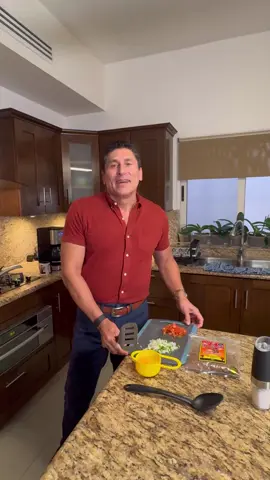 ¿Que si se cocinar? Pues… ¡esto me queda muy rico! @ElHormigazoBeef #machaca #cocina #cesarlozano 