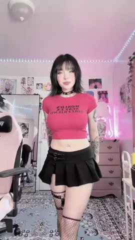 I cant dance very well 😭 but i gave it a go #dance #altgirl #gothgirl 