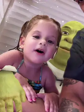 os melhores diálogos kkkkkkkkkk nossa flofloca é espertinha genteeee 😍💜 #mariaflor #virginia #perolas #floflo #floflobiuta #zéfelipe #shrek #meme #beth 