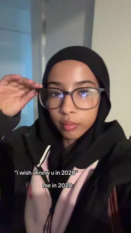 uh we dont talk about that 🥰 #foryoupage❤️❤️ #fyp #wintervibes #a #animeedit #hi #raybans #techfleece #2020 