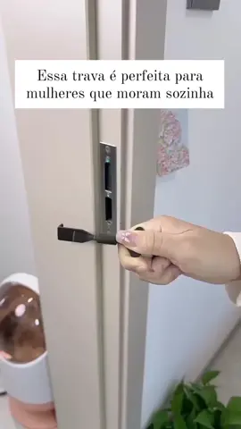 Descrição do produto com valor e link: Proteja sua casa ou quarto com segurança extra! 🚪🔒 Fechadura Trava Portátil de Segurança feita em aço inox, ajustável e fácil de instalar. Ideal para portas de hotéis, casas alugadas ou até para levar em viagens. Praticidade, resistência e proteção contra invasões! 🔥 Apenas R$ 32,20 com frete grátis acima de R$ 19! 🛒 Compre agora: https://s.shopee.com.br/6AU2nlctsJ #segurançaportátil  #FechaduraAntirroubo  #casasegura ra #travadeporta  #proteçãoparasuafamília  #ConSantanderConecto 