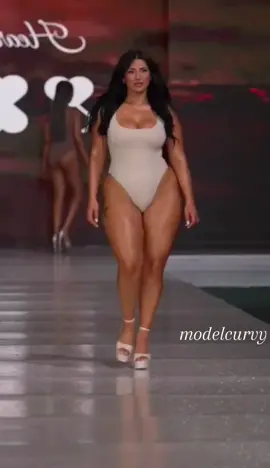 #AAALASPARATUCURRO #tik_tok #viral_video #fyp #fypシ゚ #video #viraltiktok #curvy #model #fa@modelcurvy shiontiktok #bikini 