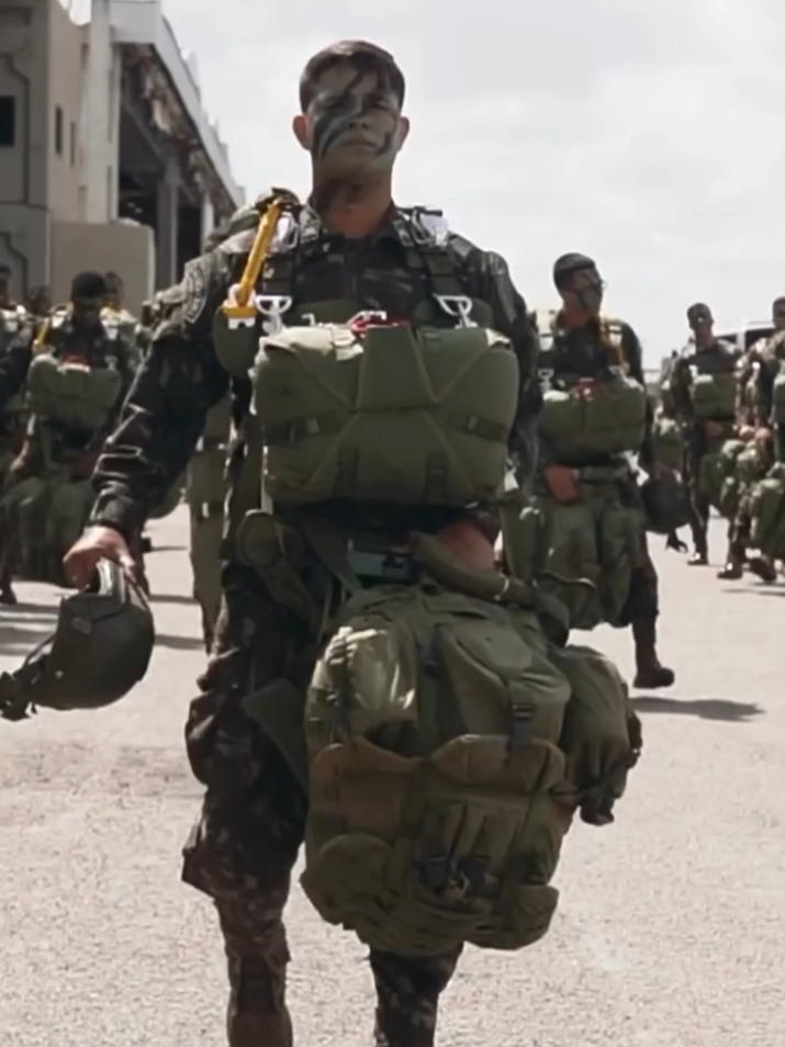 Fibra de Herói, vibrante!!!!💀💀🔰🔰🪖🪖☠️☠️ #eb #exercitobrasileiro🇧🇷 #cancoes #tfm #cancoesmilitares #exercito #npor #pqd #patria #brasil #militarismo #cancao #cancoes #eb #exercitobrasileiro 