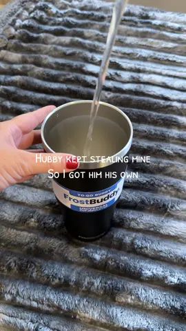 No more cold coffee or warm melted iced coffee #tumbler #icecoffee @FrostBuddy Frost buddy Tumbler Stainless steal ice coffee cup