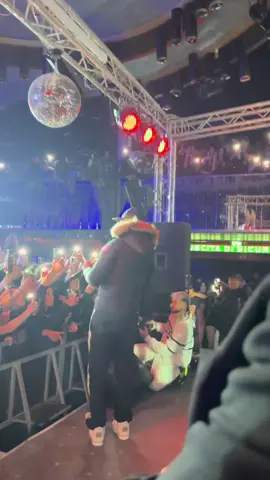 #simbalarue #40 #🇹🇳🇹🇳🇹🇳🇹🇳 #simba #leone #lecco #npt #tunnel #🦁 #modena #mac2 #castelfrancoemilia #discoteca #babygang #viral #fyp #live #maranza #maroc #rangerover #italy #rondo #rattok @Simba La Rue 