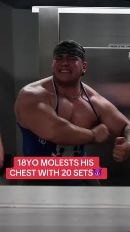 WAS SICK DURING THIS WORKOUT DONT MIND THE LIGHT WEIGHTS🐱 - @Goblin Gear |GENTILE @YOUNGLA | GENTILE - - #gym #gymoutfit #gymmotivation #gymaddict #Fitness #fitnessmotivation #liftingweights #lifting #workout #chestworkout #pecs 