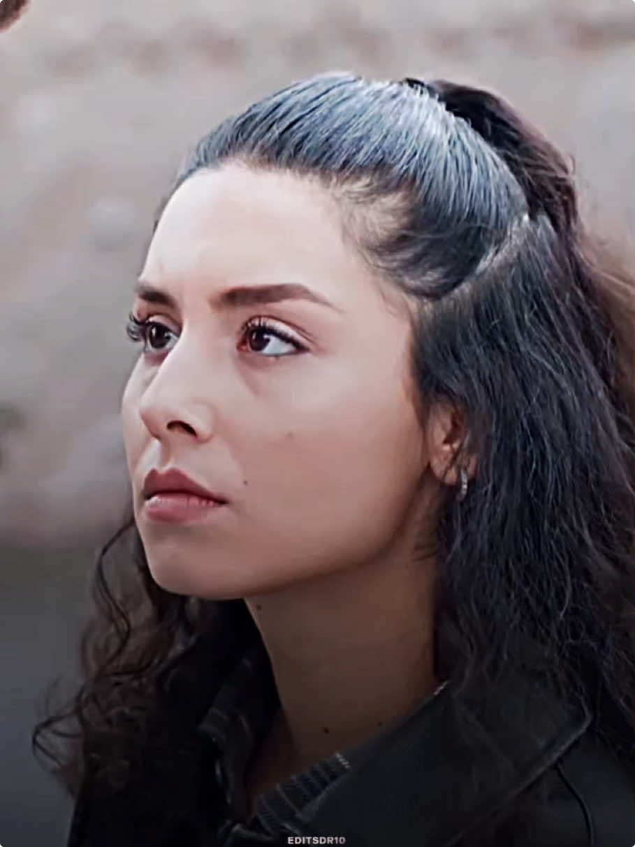 He can’t help but ruin someone’s body #foru #foryoupage #aslaz #tension #viral #viralll #explore #turkishseries #turkishdrama #dizi #viralvideo #chemistry #vibes #angsty #aslazedit 