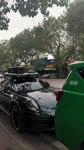 that green 😫😫😫 #911dakar #porsche 
