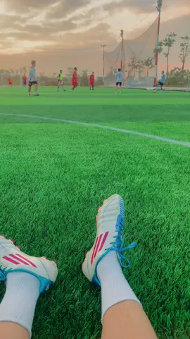 Thử tưởng tượng bạn xách giày ra sân thoả mãn với đam mê  vào buổi sáng chủ nhật đẹp trời thì sẽ thế nào . Cuộc sống đôi khi chỉ cần có thế ! #bongda #liverpool #haiphong #đammê 