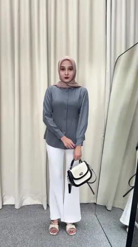 warna dark grey juga ga kalah cakep plsss💗 #kemejawanita #kemejabasic #kemejawanitamurah #OOTD #outfitideas #atasanwanita #cuteoutfit #fashiontiktok #ootdfashion #ootdforwomen
