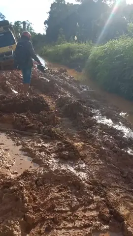 Alhamdulillah terlewati...😃😃😃 #tiktok #fyp #jalanlumpur #jalanamblas #jalankuning #tanahkuning #jalanbecek 