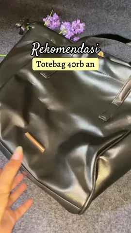 Totebag kuliah 40rb an super premium dong😚 #totebag #totebagkuliah 